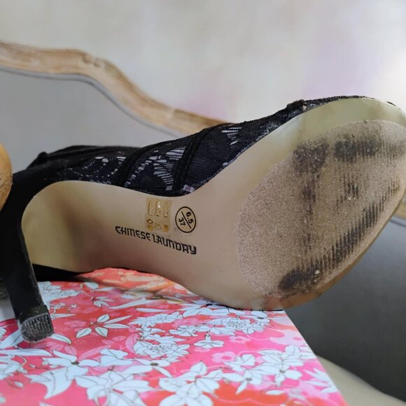 Chinese Laundry "Jingle" lace peep toe stiletto bootie, size 6.5, like new! - Picture 10 of 13